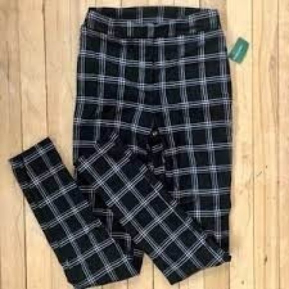Medium Twik Black & White Windowpane High Waisted Structured Leggings - Picture 3 of 8
